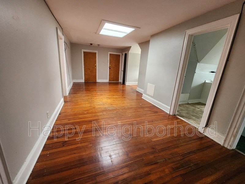 130 Bradley Avenueunit - Photo 3 of 8