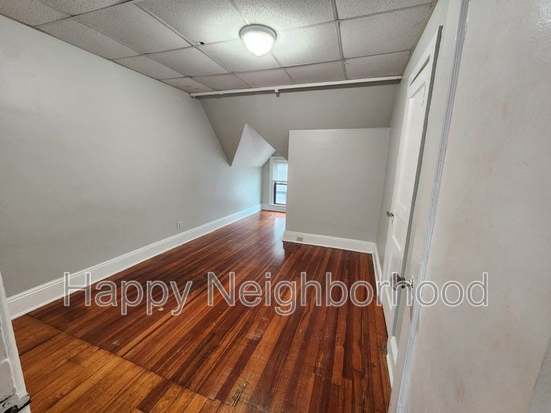 130 Bradley Avenueunit - Photo 4 of 8