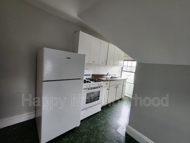 130 Bradley Avenueunit - Photo 5 of 8