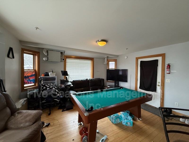 53 Walnut St - Photo 5 of 12