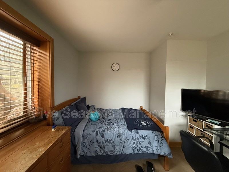 53 Walnut St - Photo 6 of 12