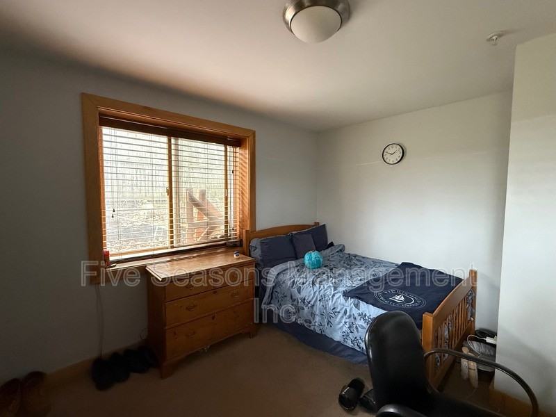 53 Walnut St - Photo 7 of 12