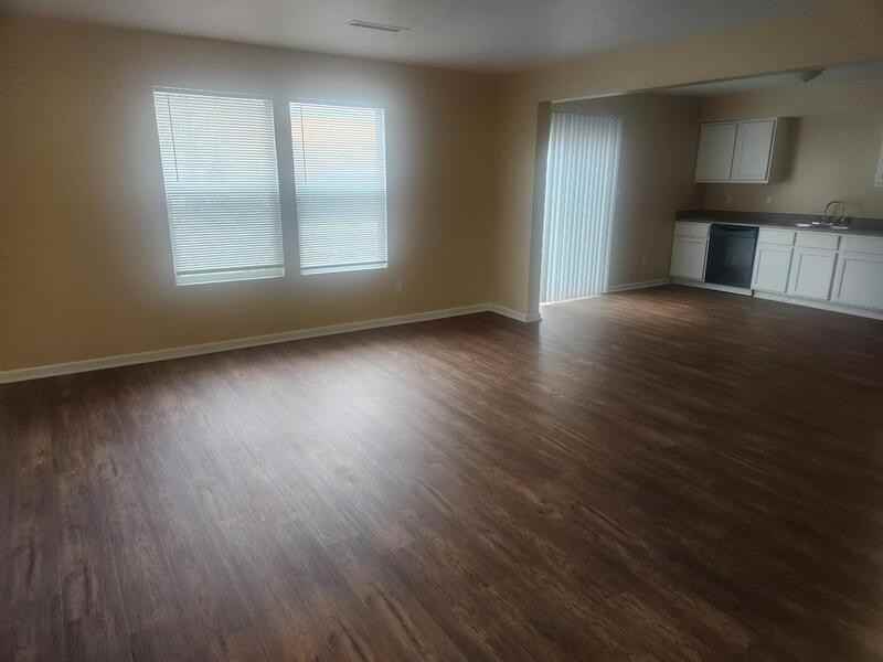 1204 Topp Creek Dr - Photo 3 of 18