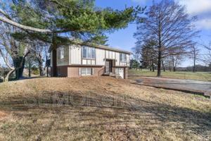 featured image of 233 Country Ln