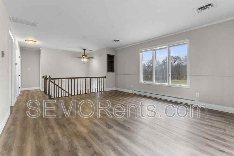 233 Country Ln - Photo 3 of 15