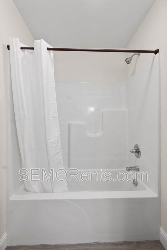 42 Point Dr - Photo 3 of 7