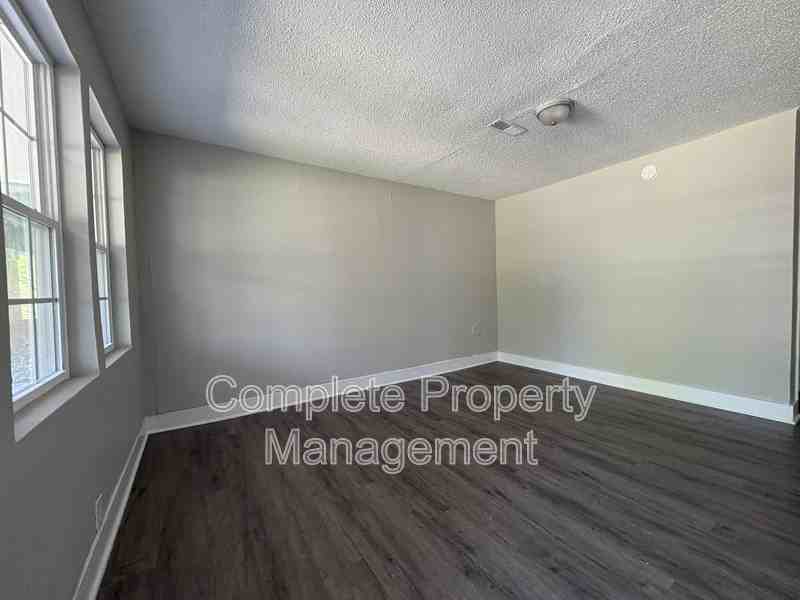 725 Avenue G - Photo 2 of 7