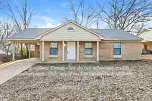 featured image of 875 Hackberry Dr