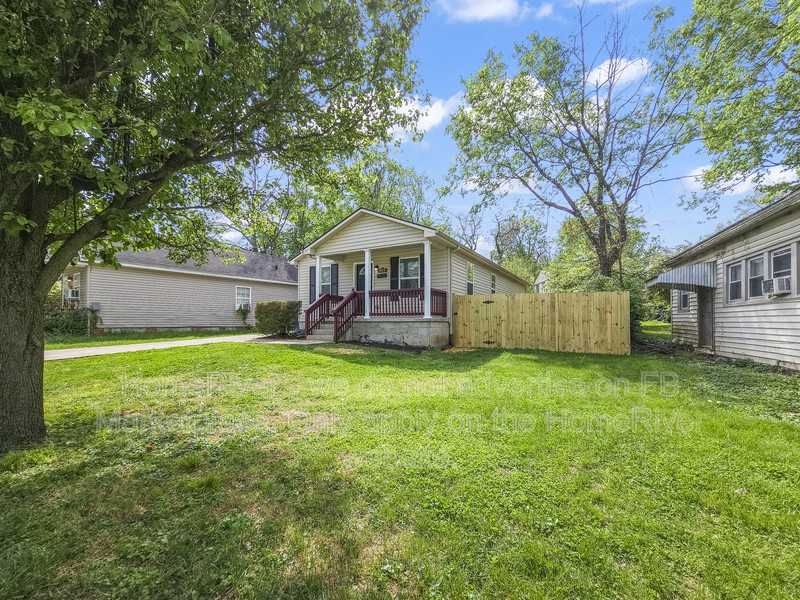 424 Oak St - Photo 2 of 21