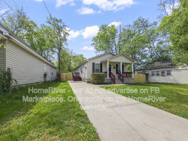 424 Oak St - Photo 3 of 21