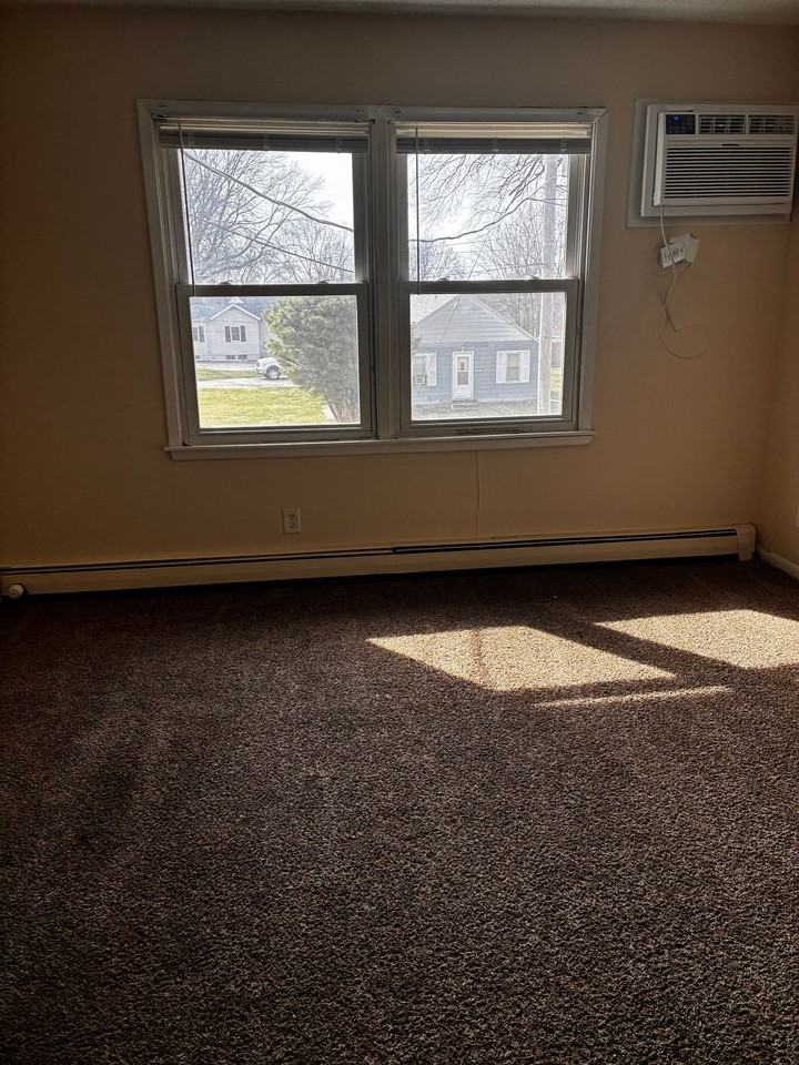 6920 SW 9th Street - Photo 2 of 4