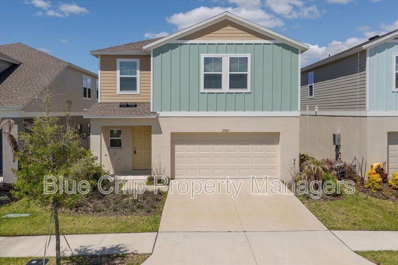 12937 Camarillo Pl - Photo 4 of 48