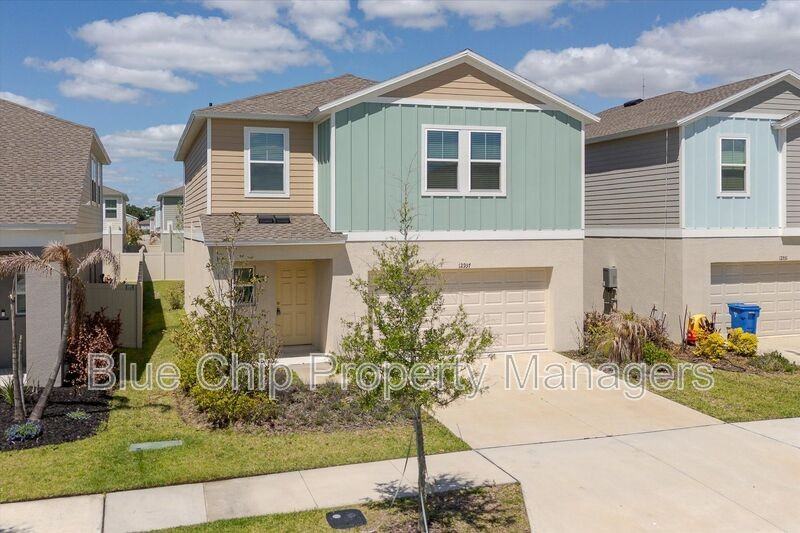 12937 Camarillo Pl - Photo 5 of 48