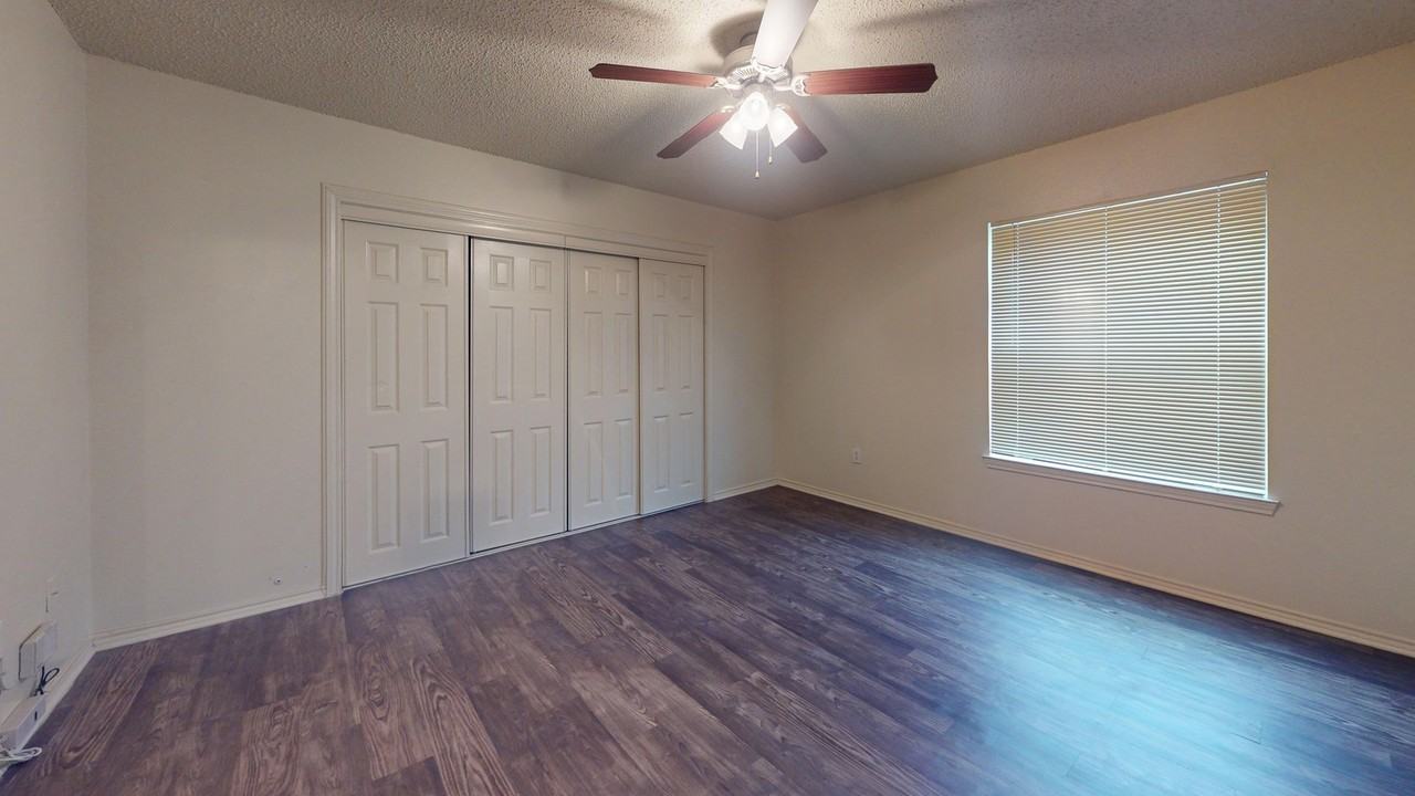 Remington Place Apartments - Photo 4 of 22