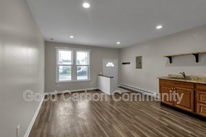 featured image of 765 Oliver St #5