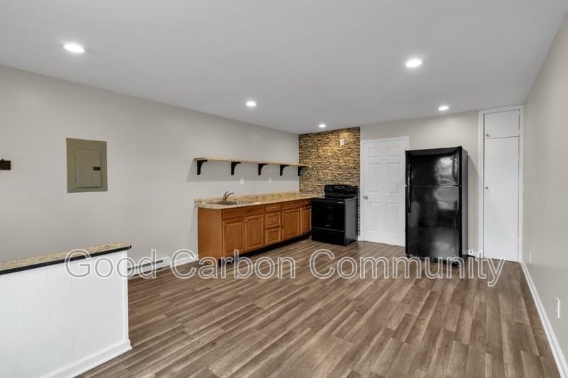 765 Oliver St #5 - Photo 7 of 14