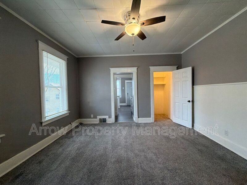 1341 D St #1 - Photo 4 of 12