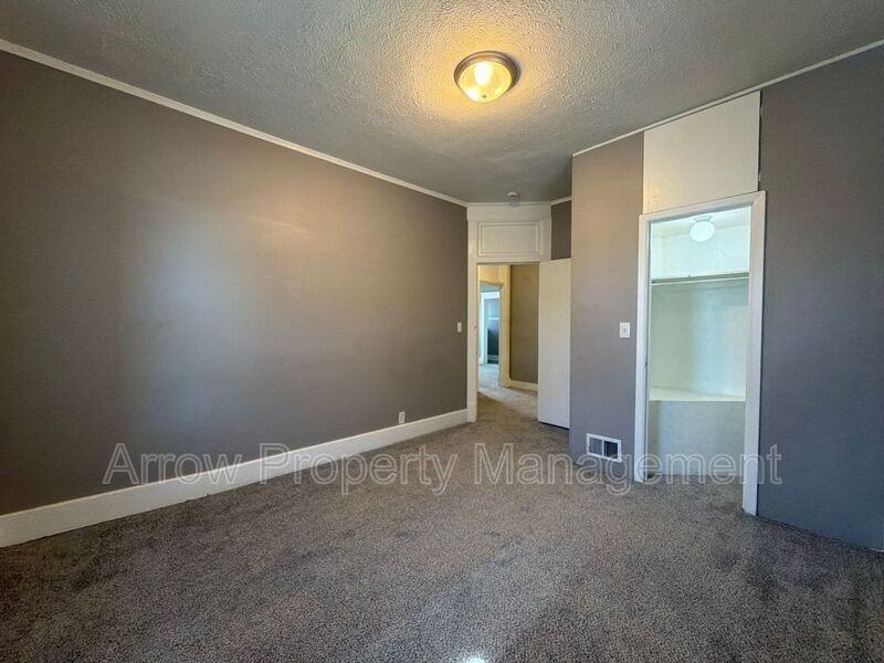 1341 D St #1 - Photo 5 of 12