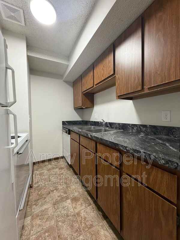 1411 D St - Photo 3 of 7