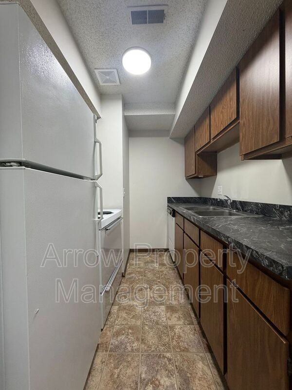 1411 D St - Photo 4 of 7