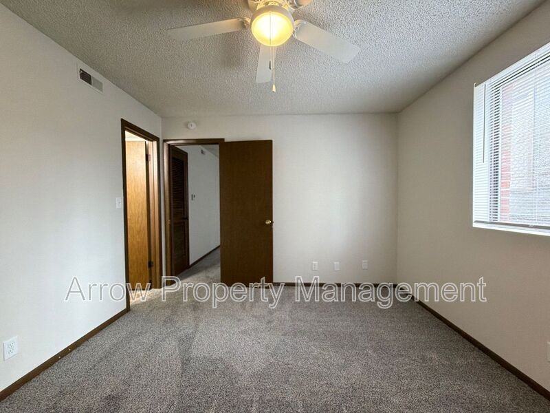 1411 D St - Photo 6 of 7