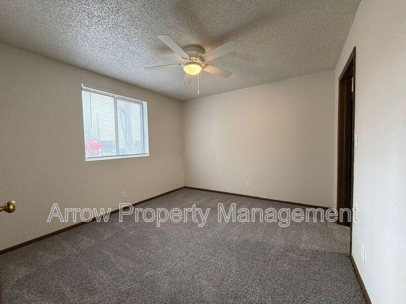 1411 D St - Photo 7 of 7