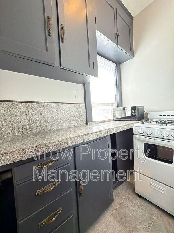 1414 C St #5 - Photo 5 of 6