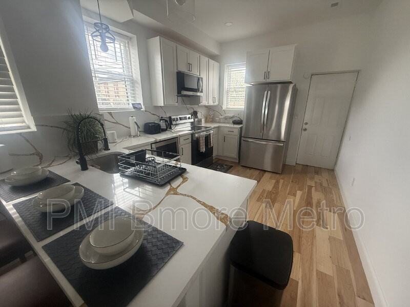 1756 E North Ave - Photo 3 of 27