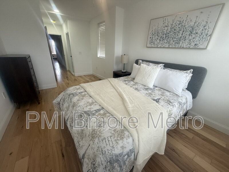 1756 E North Ave - Photo 4 of 27