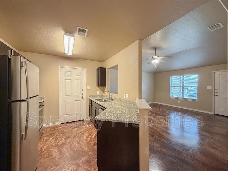 1012 Kerr Ct Apt B - Photo 4 of 17