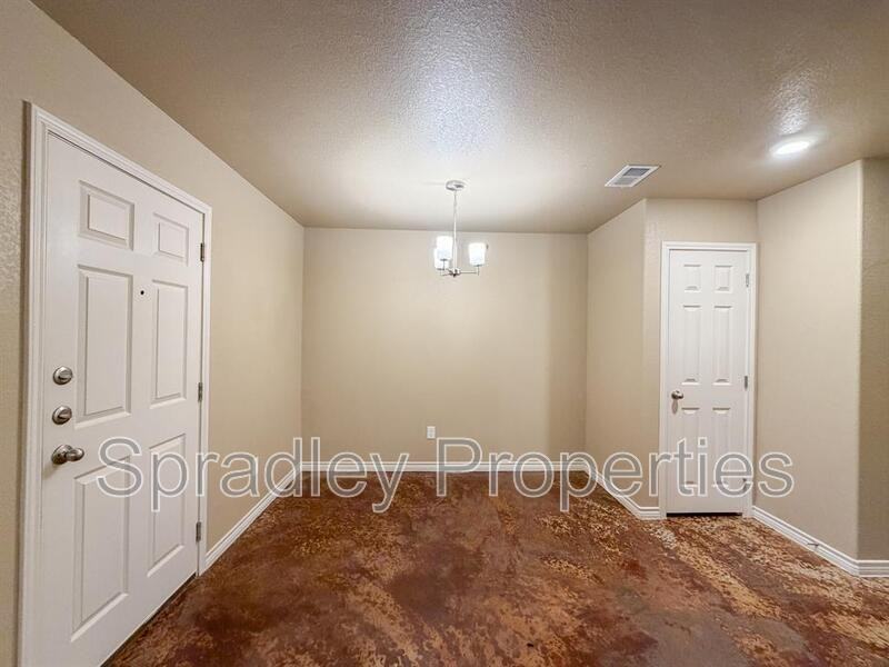 1012 Kerr Ct Apt B - Photo 7 of 17