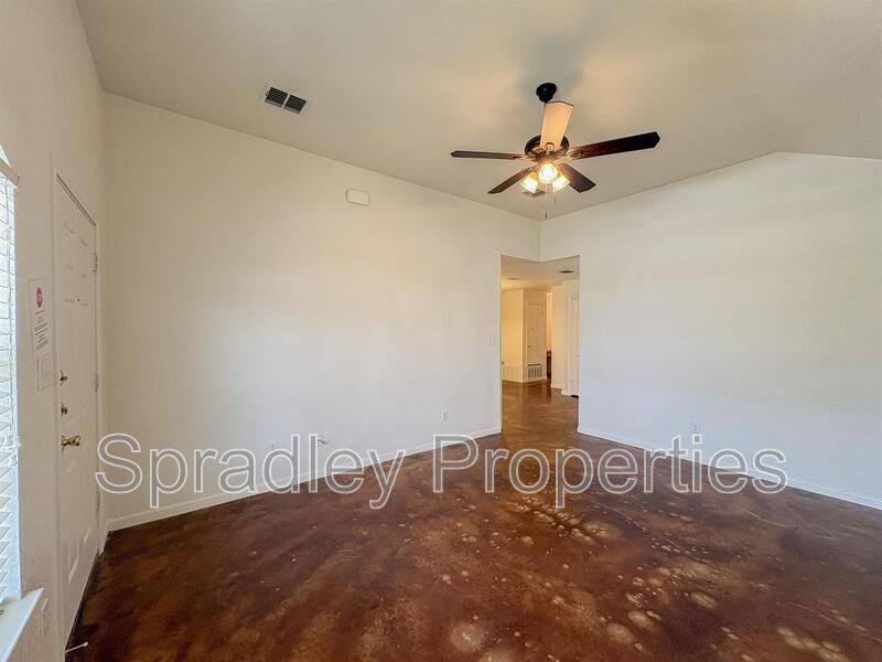 5508 Luxor Dr Apt B - Photo 2 of 13