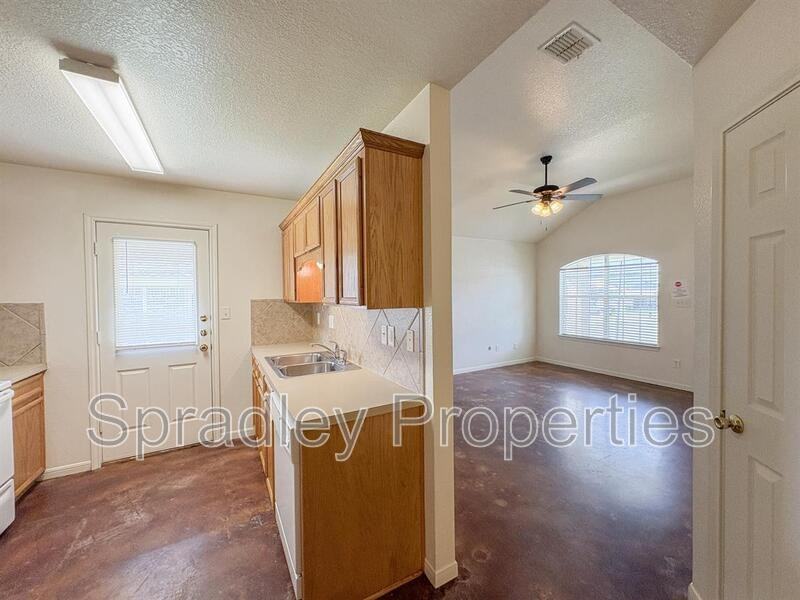 5508 Luxor Dr Apt B - Photo 3 of 13