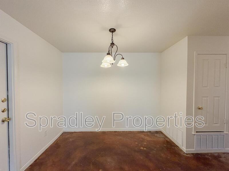 5508 Luxor Dr Apt B - Photo 5 of 13