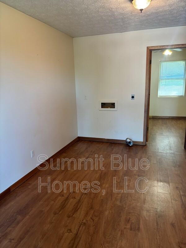 3953 Kent St #6 - Photo 7 of 9