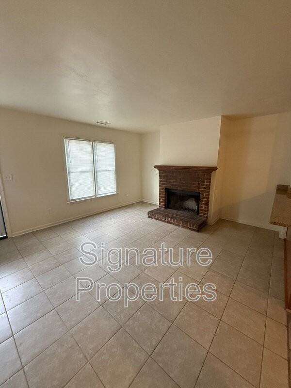 917 Wickford Dr - Photo 4 of 11