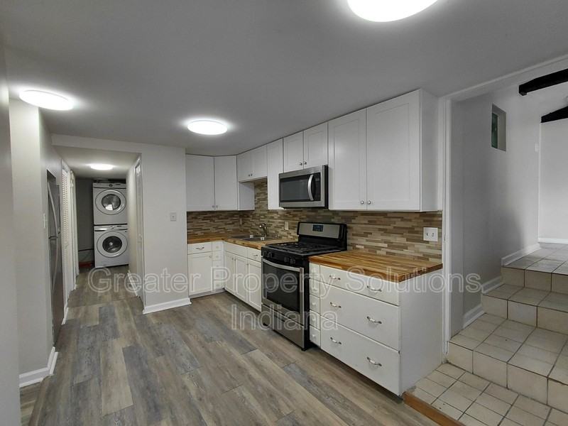 8120 Kennedy Ave - Photo 3 of 5