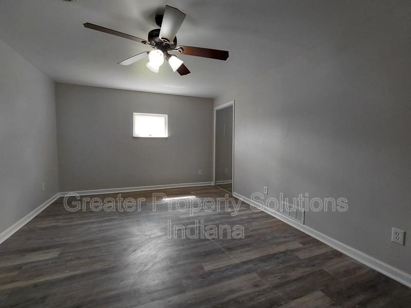 8120 Kennedy Ave - Photo 4 of 5