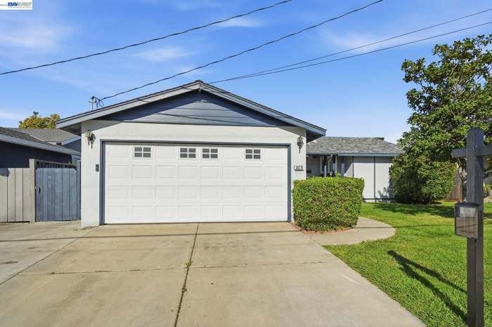 36276 Sandalwood Street - Photo 2 of 20