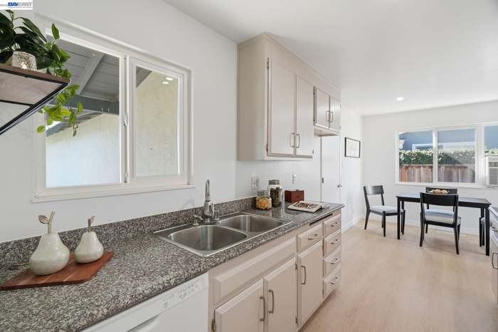 36276 Sandalwood Street - Photo 7 of 20