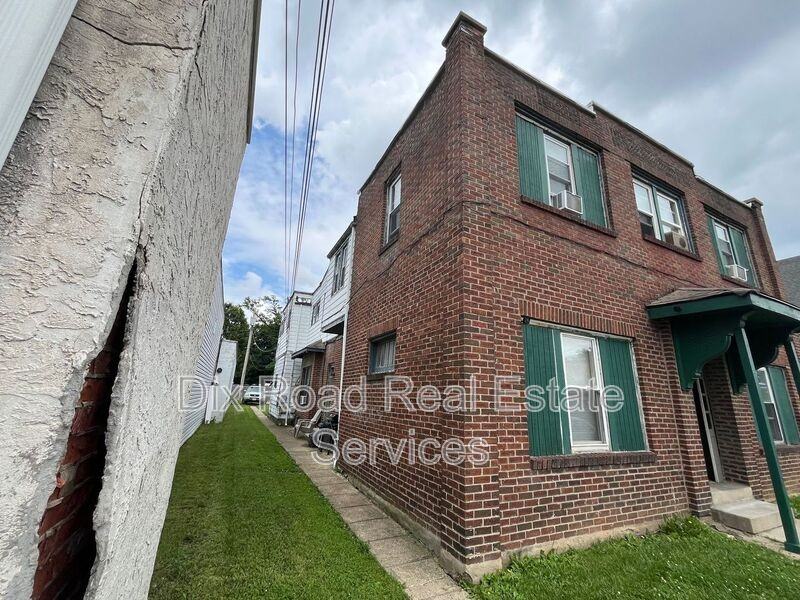 2652 Benninghofen Ave #7-1stFL - Photo 3 of 12