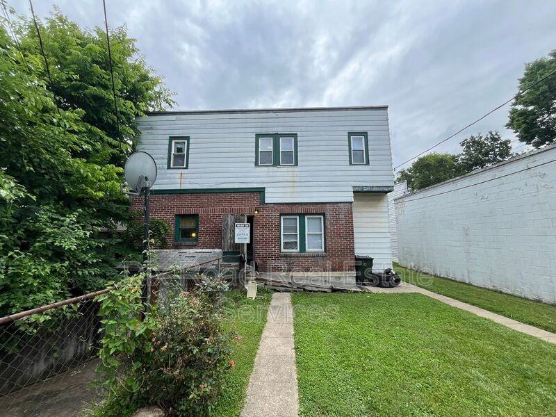 2652 Benninghofen Ave #7-1stFL - Photo 4 of 12