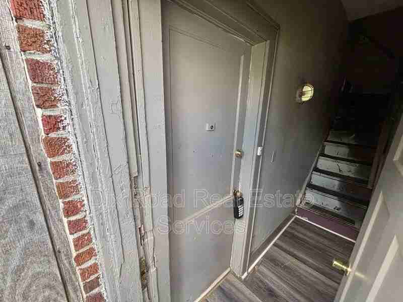 2652 Benninghofen Ave #7-1stFL - Photo 5 of 12