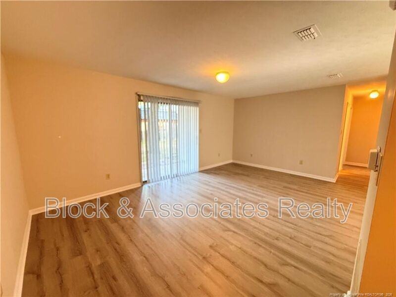 4077 Professional Dr - Photo 2 of 11