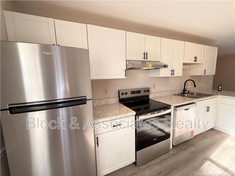 4077 Professional Dr - Photo 5 of 11