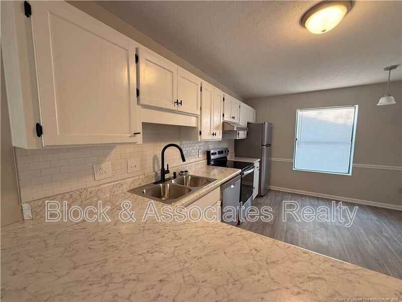 4071 Professional Dr - Photo 3 of 12