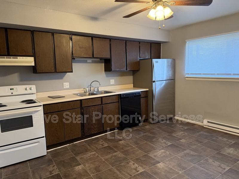 3241 S Douglas Ave Bldg C - Photo 2 of 5