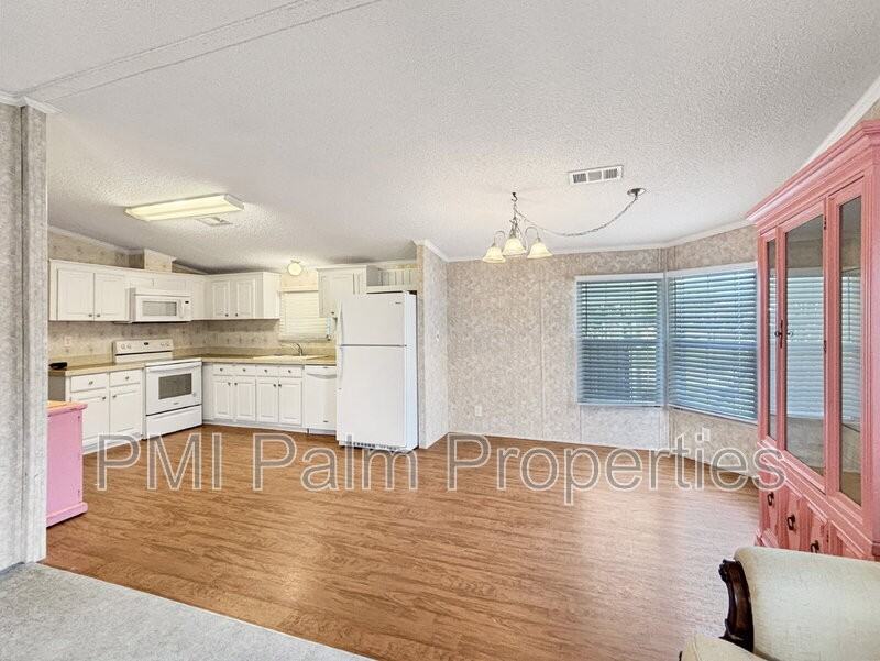 7568 Se Swan Ave - Photo 7 of 29