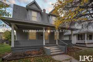 featured image of 2907 Rockwood Pl