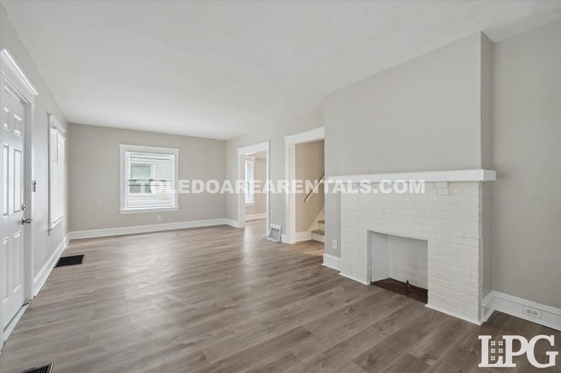 2907 Rockwood Pl - Photo 4 of 20